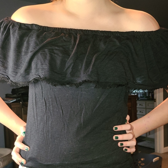 Black NWOT off the shoulder top - Picture 1 of 2